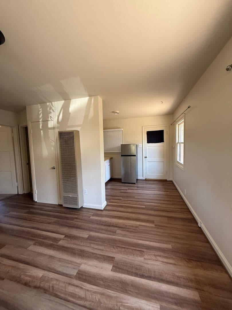 Sonoma House: 577 Curtin Lane