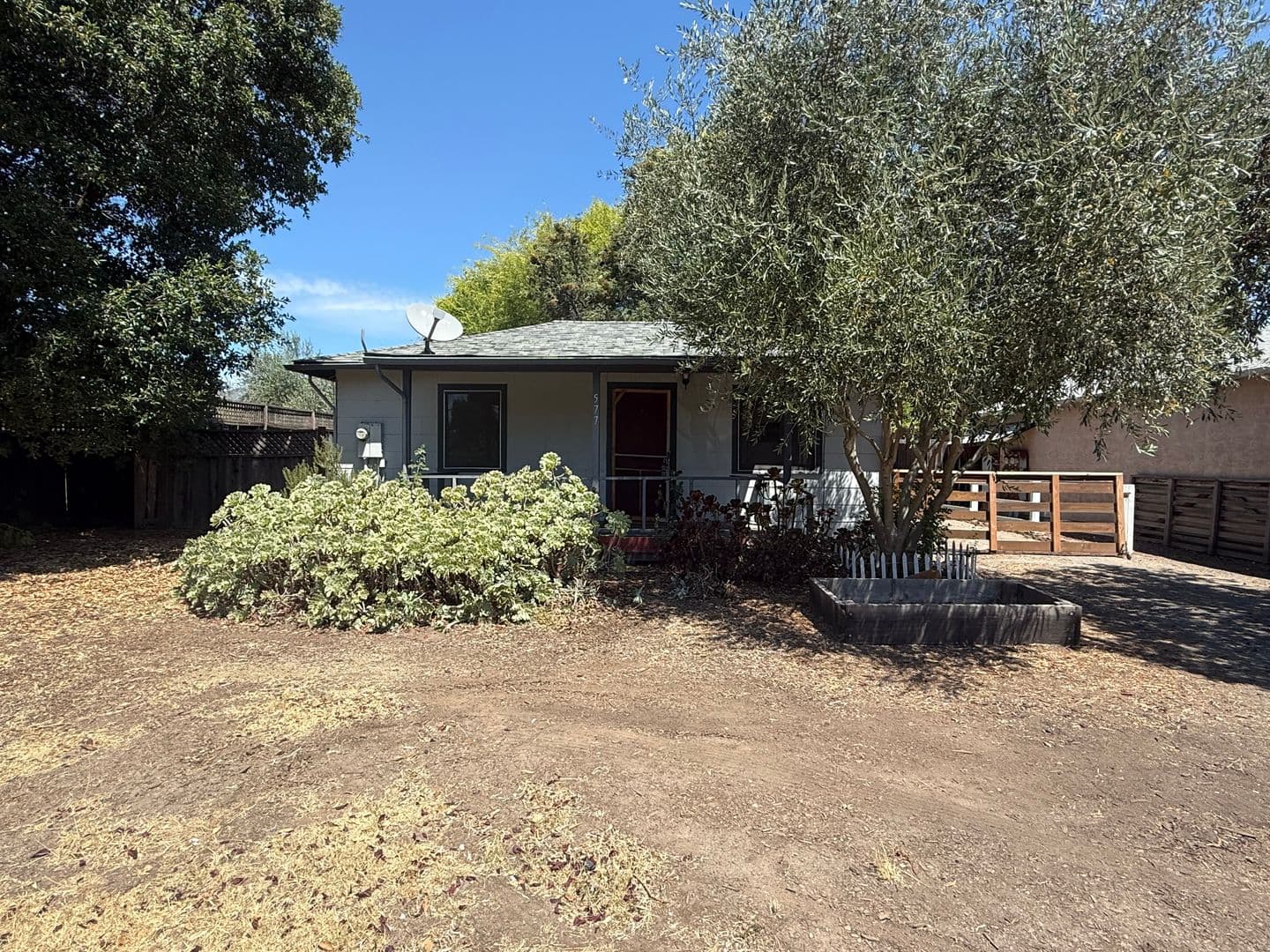 Sonoma House: 577 Curtin Lane