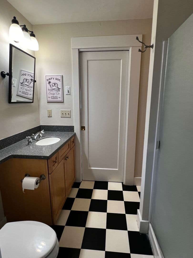 Santa Rosa House: 814 St Helena Avenue