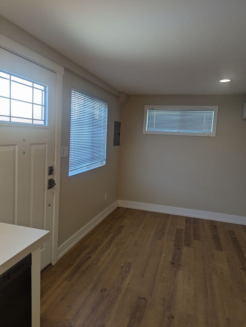 Santa Rosa Apartment: 154 West 8th Street