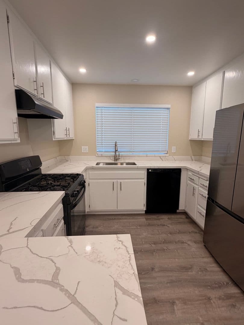 Santa Rosa Apartment: 1918 Waltzer Rd.