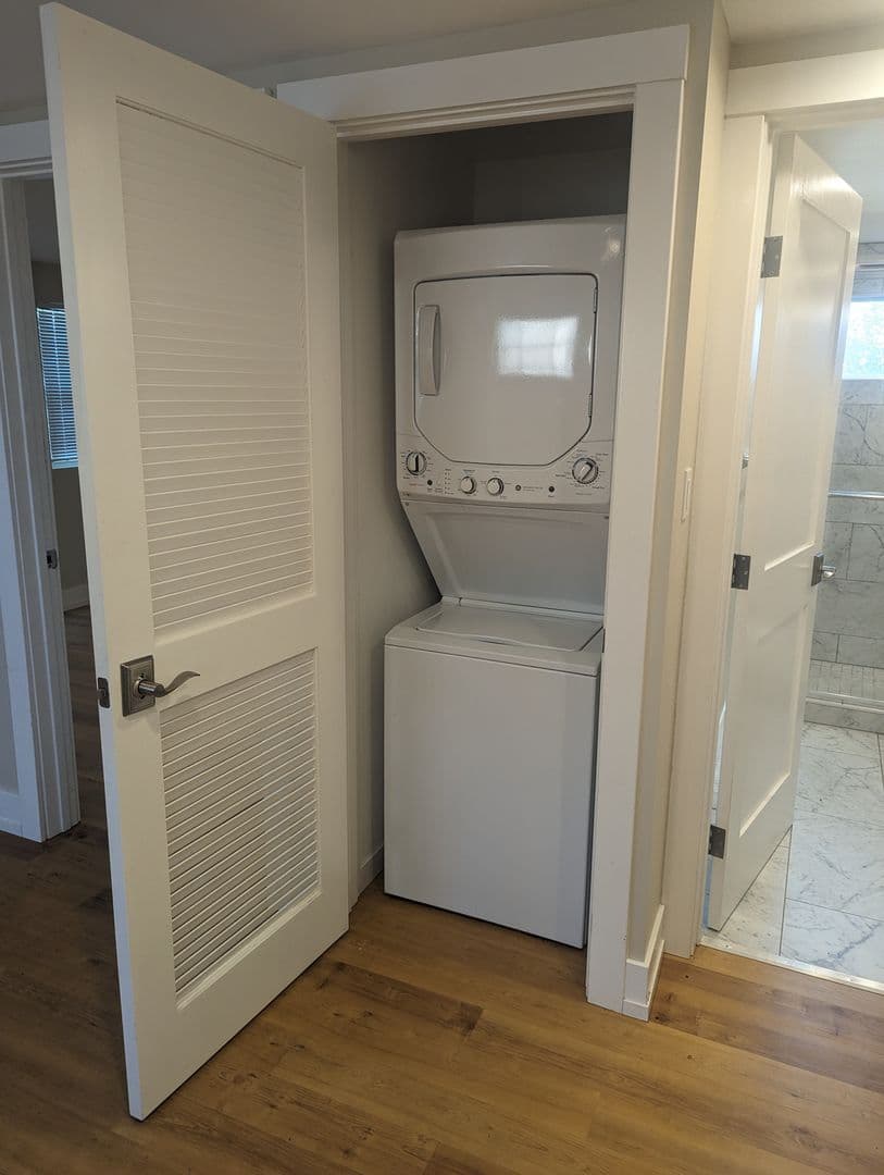 Santa Rosa Apartment: 154 West 8th Street