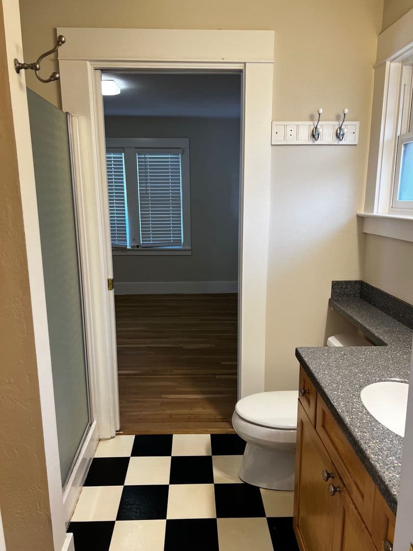Santa Rosa House: 814 St Helena Avenue