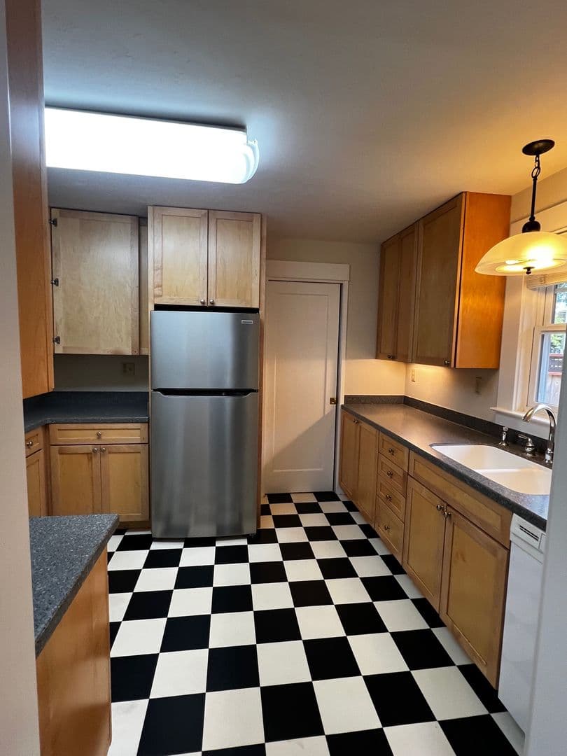 Santa Rosa House: 814 St Helena Avenue