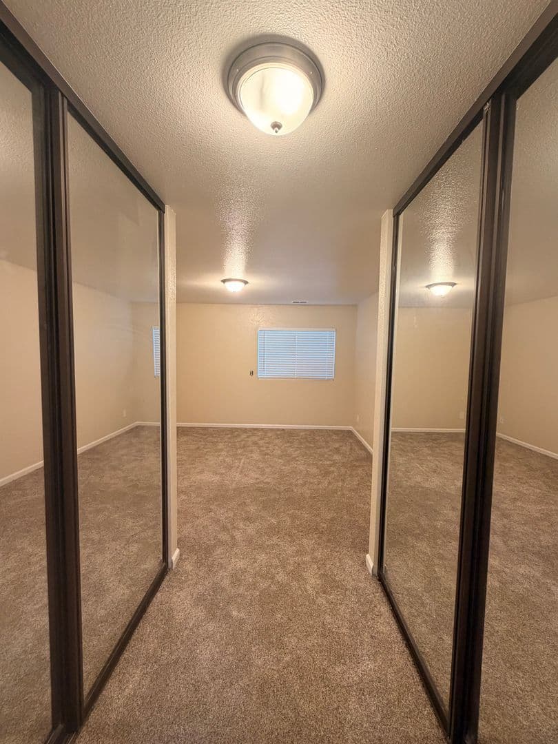 Santa Rosa Apartment: 1918 Waltzer Rd.