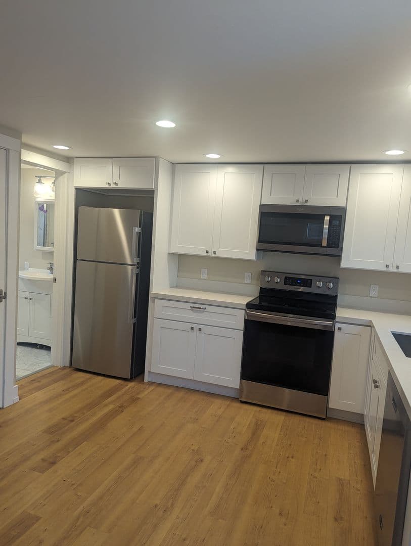 Santa Rosa Apartment: 154 West 8th Street