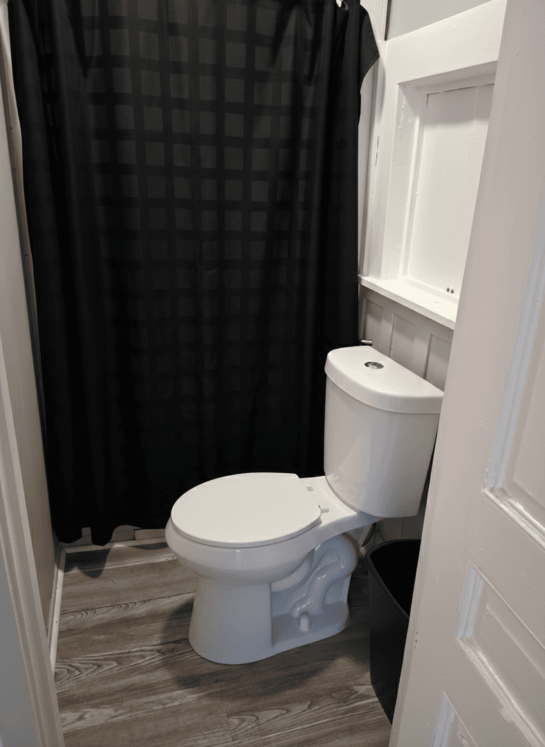 Scranton Apartment: 640 Jefferson Ave - 1C