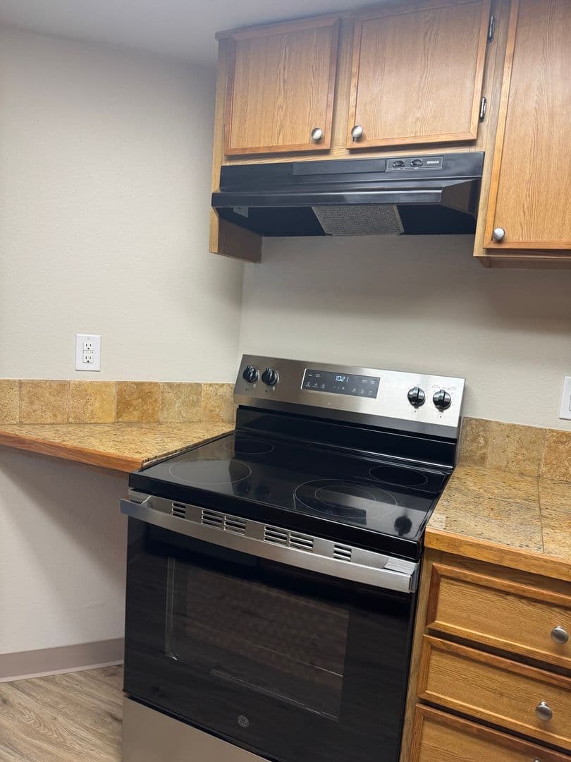 Lakewood Apartment: 8720 58th Ave SW