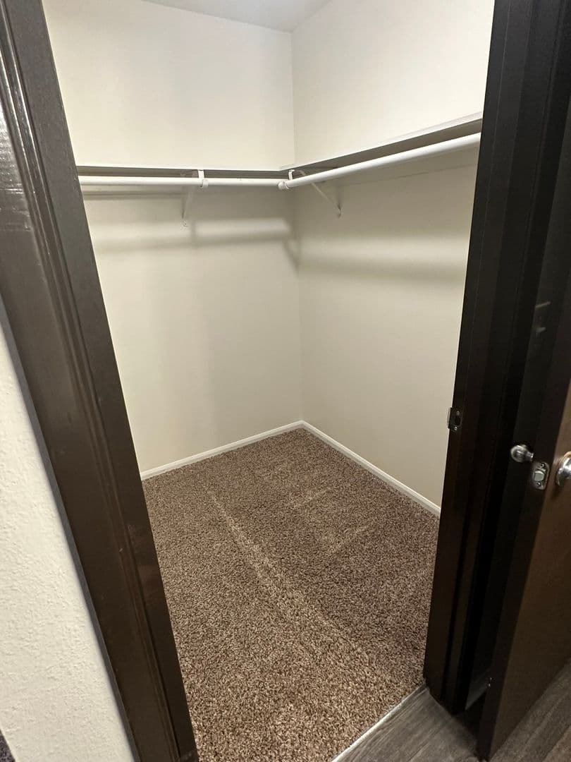 Steilacoom Apartment: 3022 Steilacoom Blvd SW