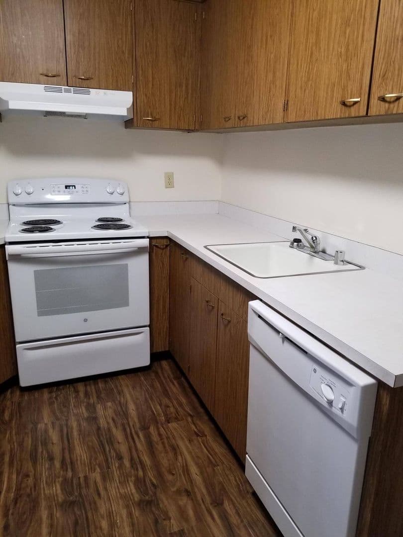 Lakewood Apartment: 6114 112th St SW