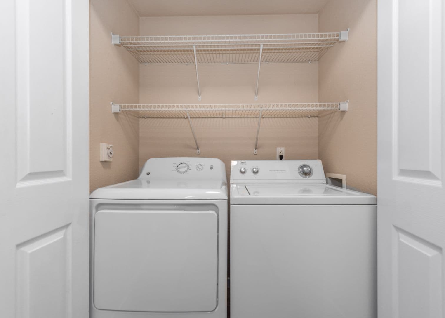Gig Harbor Apartment: 2215 47th St NW