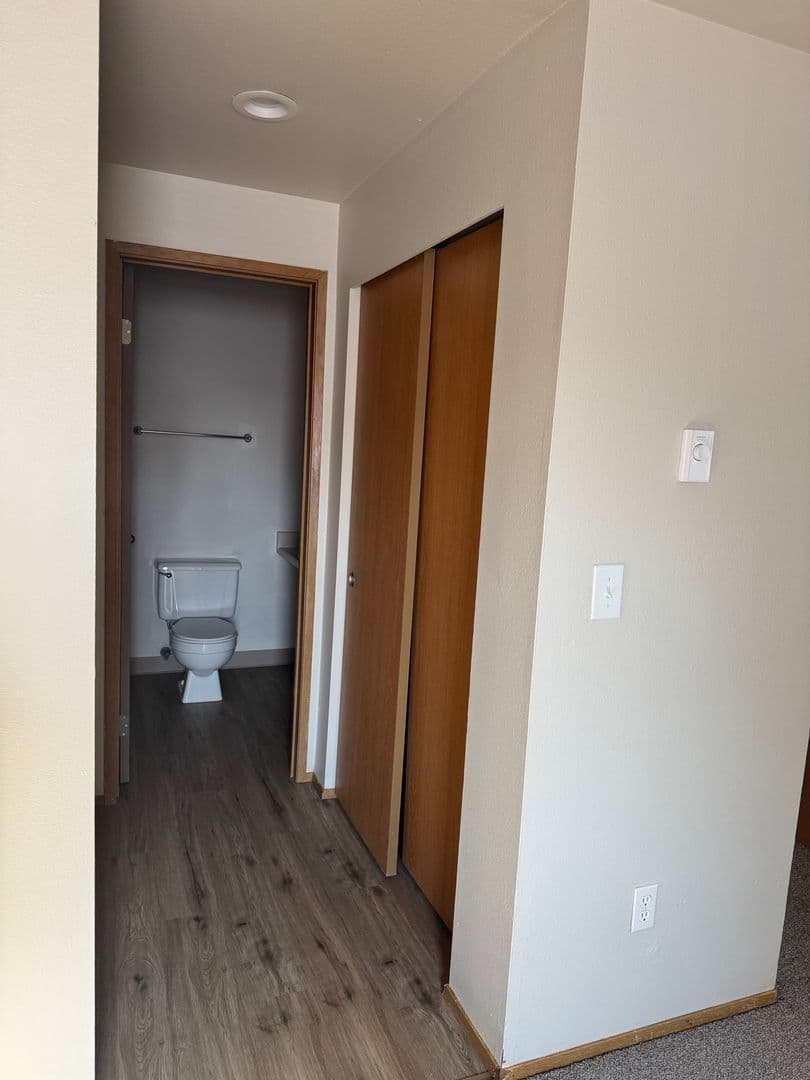 Lakewood Apartment: 8720 58th Ave SW