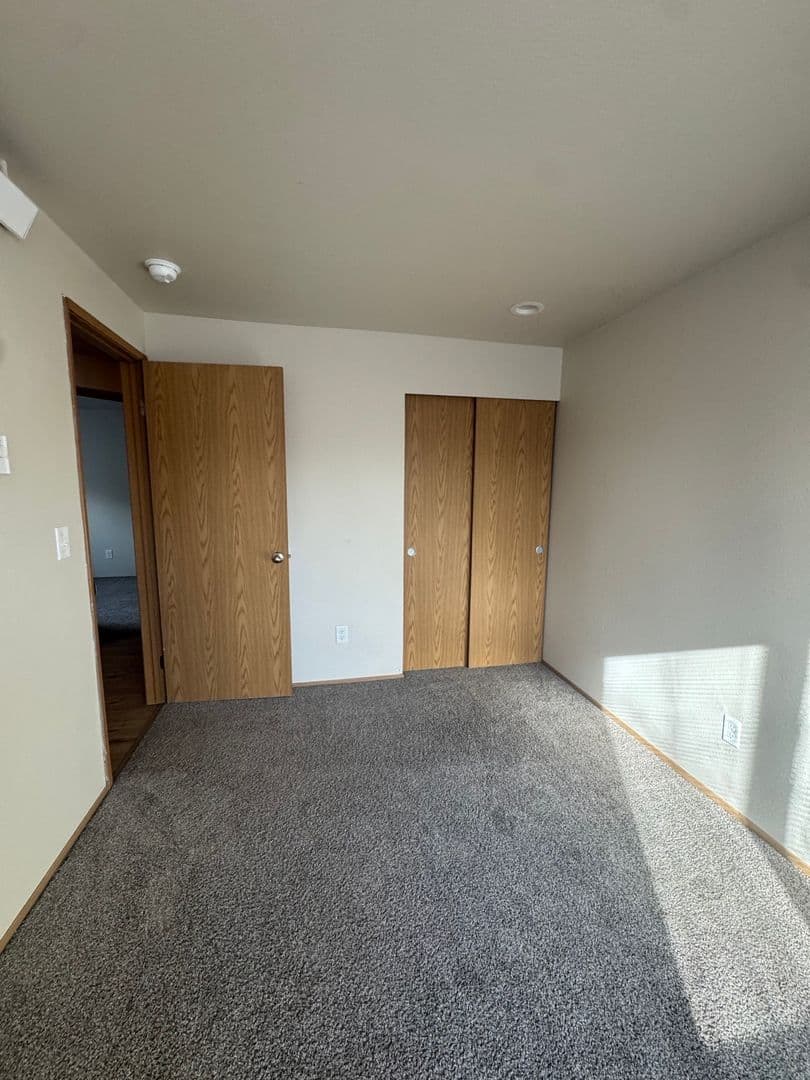 Lakewood Apartment: 8720 58th Ave SW