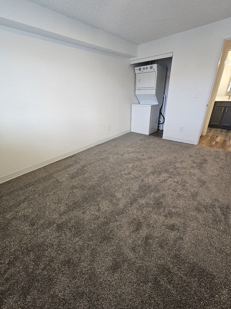 Lakewood Apartment: 3418 90th St S