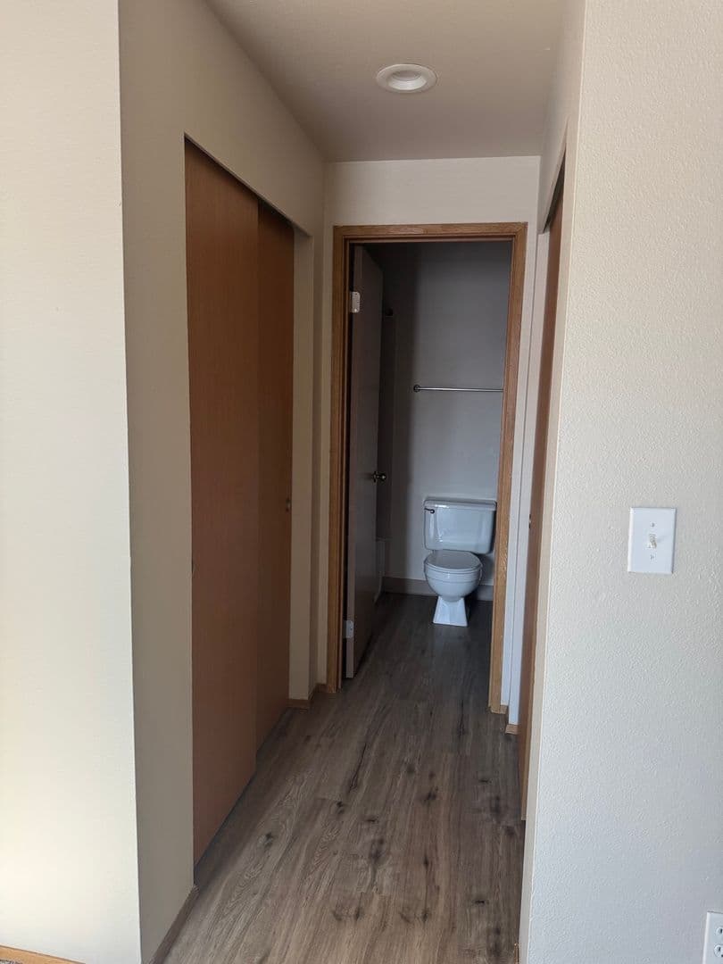 Lakewood Apartment: 8720 58th Ave SW