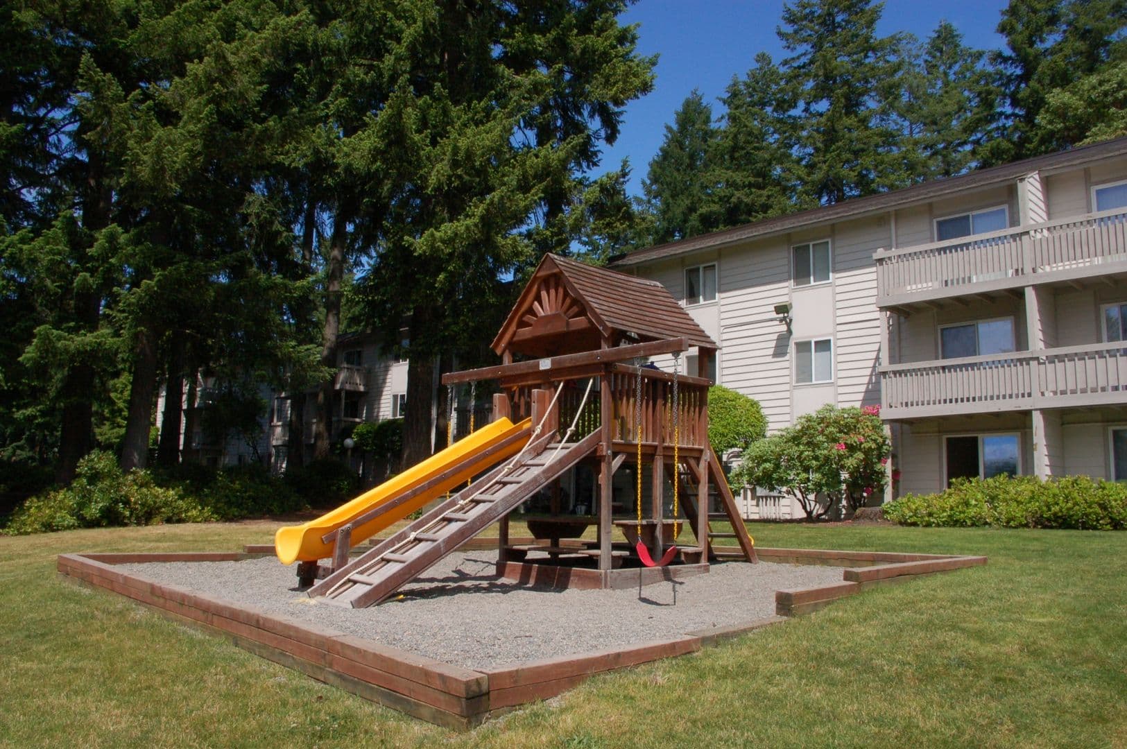 Steilacoom Apartment: 2504 Woods Dr