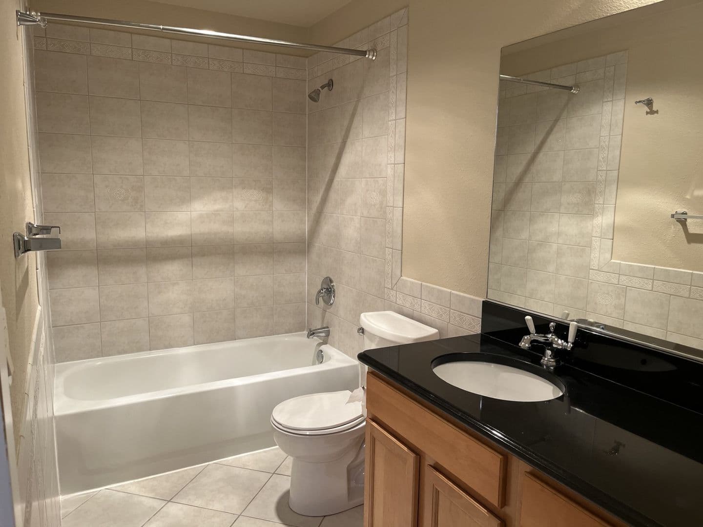 Gig Harbor Apartment: 2215 47th St NW