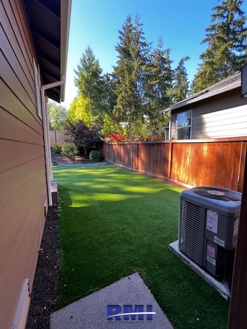 Gig Harbor House: 11244 Borgen Loop Rd NW
