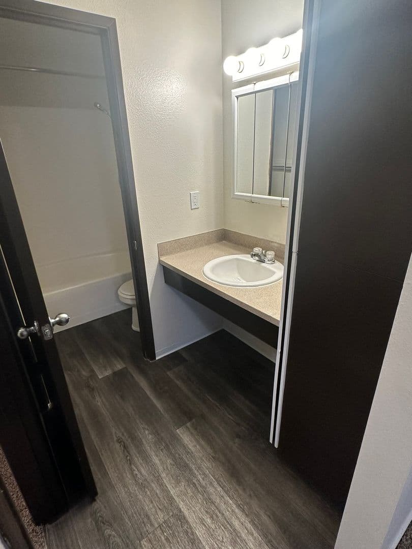 Steilacoom Apartment: 3022 Steilacoom Blvd SW