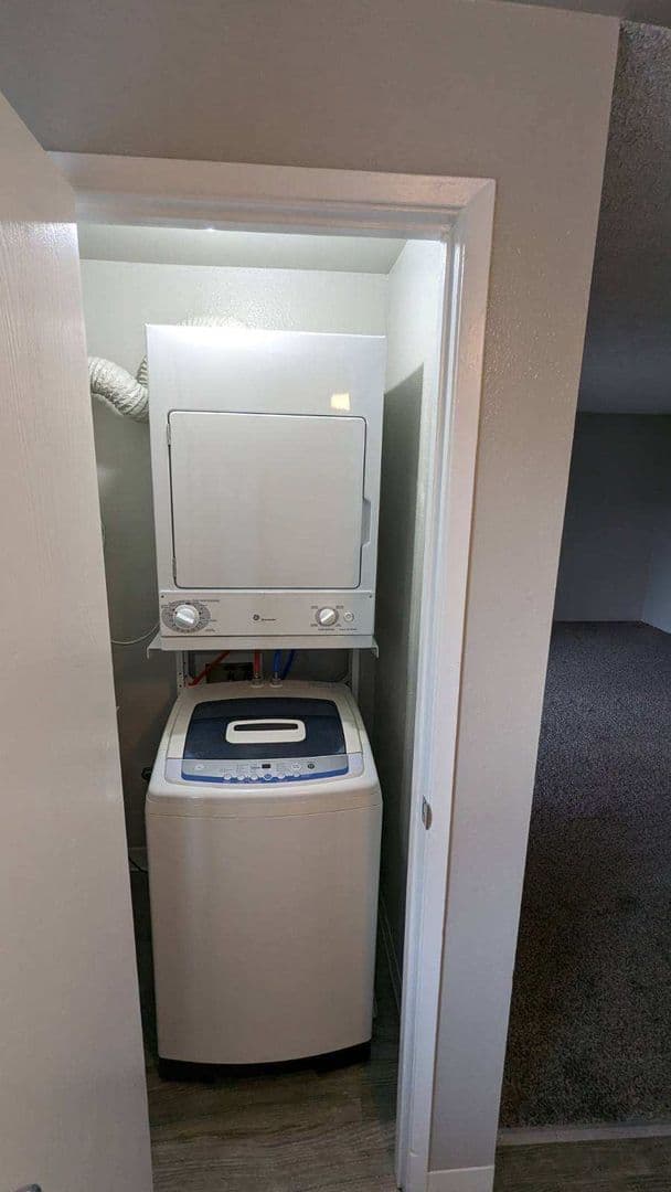 Puyallup Apartment: 931 9th Street SE