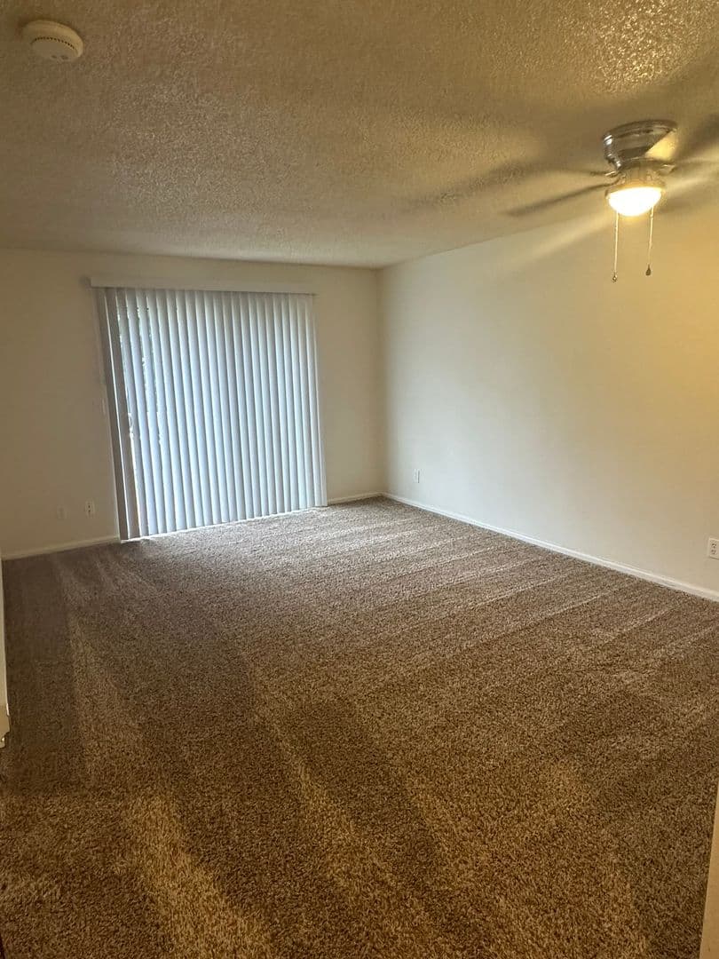 Steilacoom Apartment: 3022 Steilacoom Blvd SW