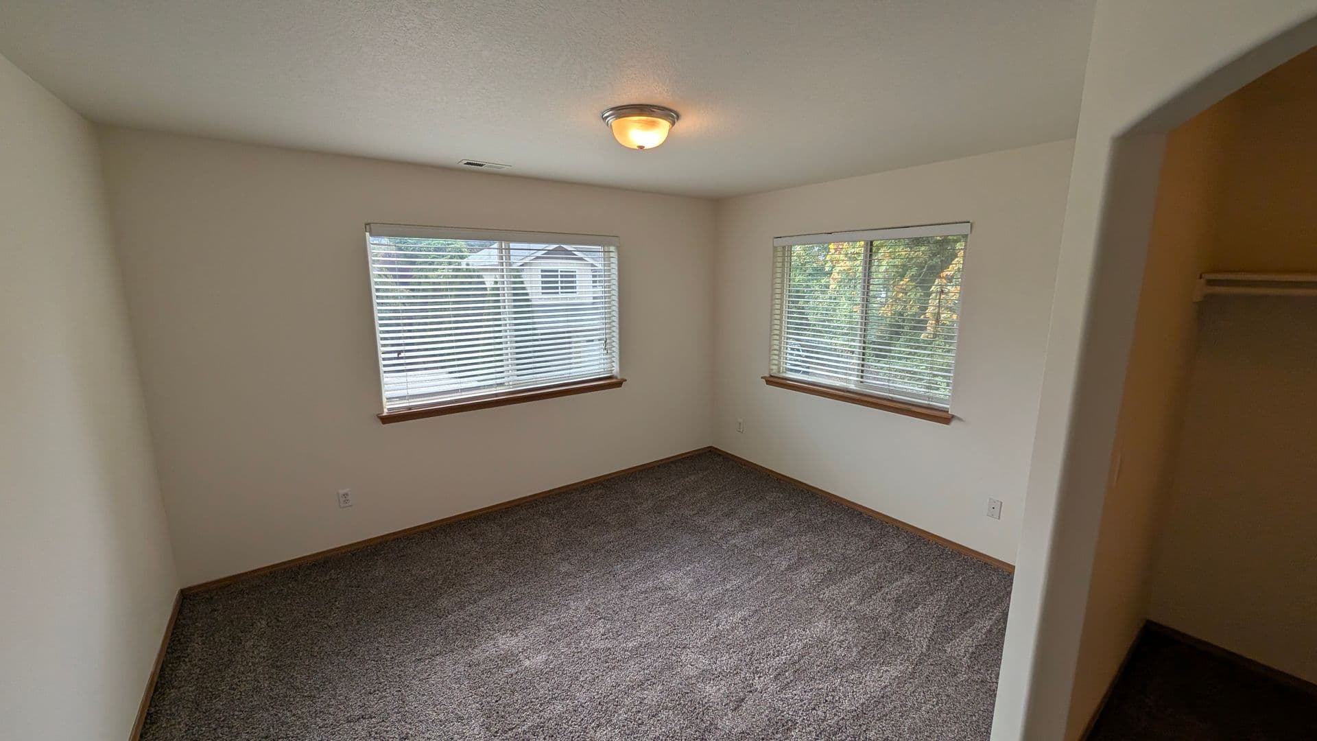Puyallup Apartment: 508 10th Street SE