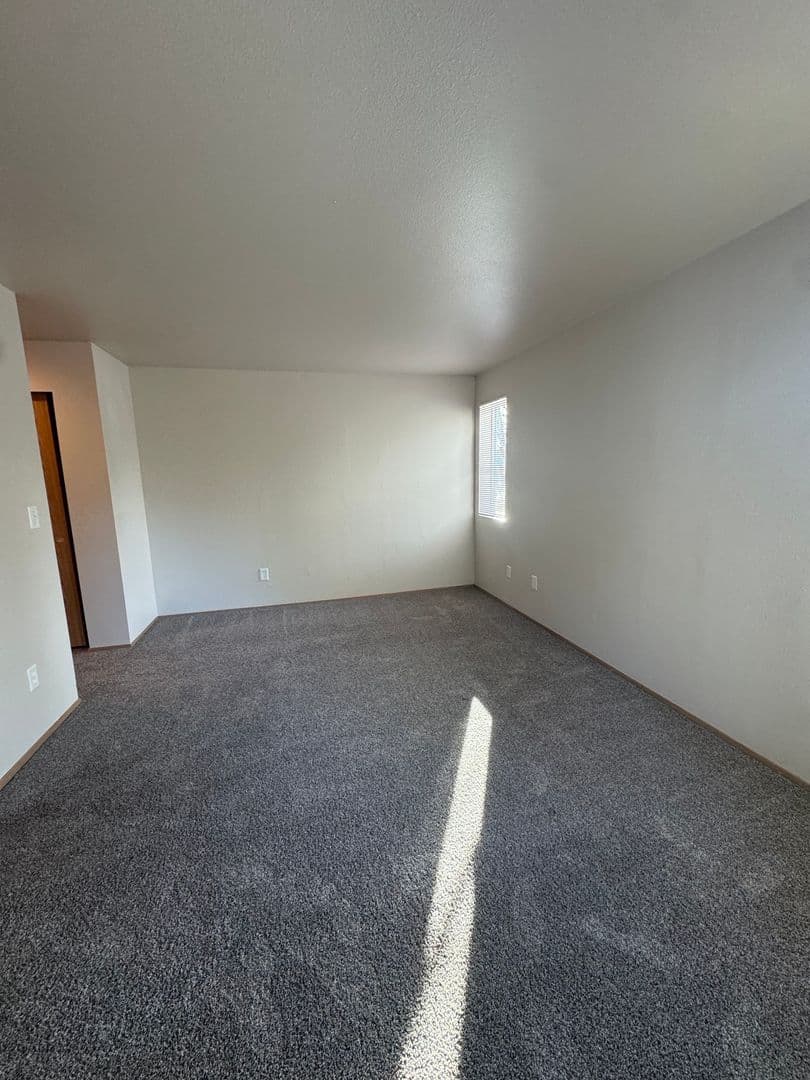 Lakewood Apartment: 8720 58th Ave SW