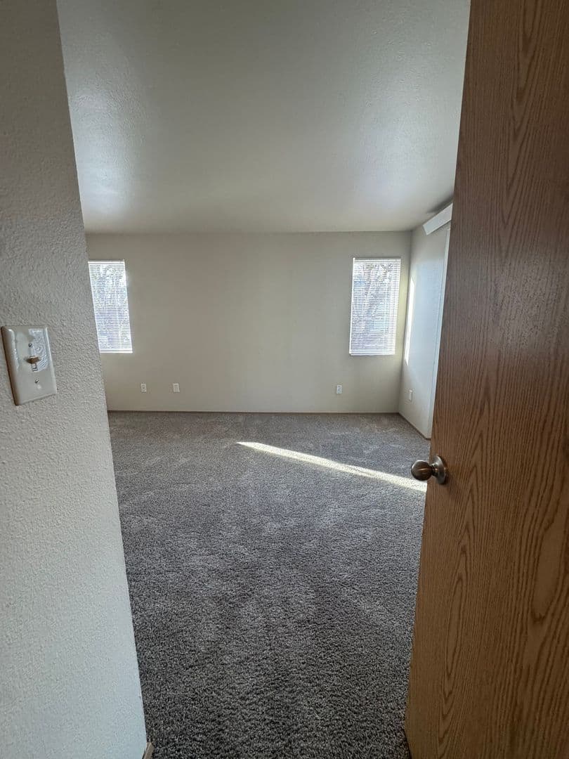 Lakewood Apartment: 8720 58th Ave SW