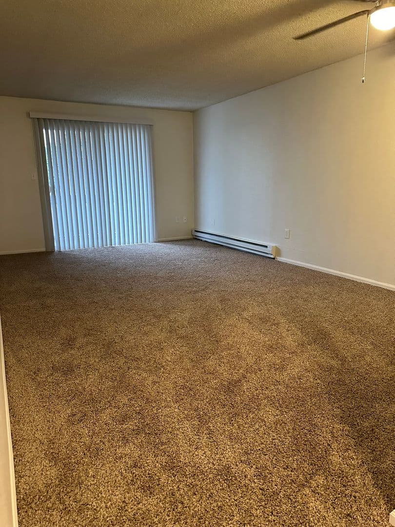 Steilacoom Apartment: 3022 Steilacoom Blvd SW