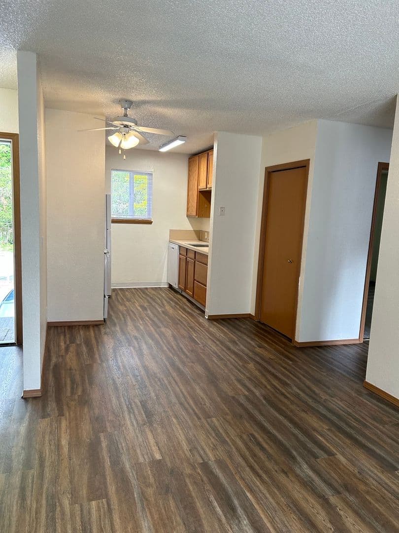 Port Orchard Apartment: 2250 Sidney Ave
