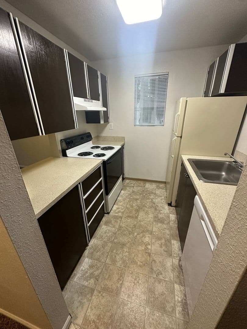 Steilacoom Apartment: 3022 Steilacoom Blvd SW
