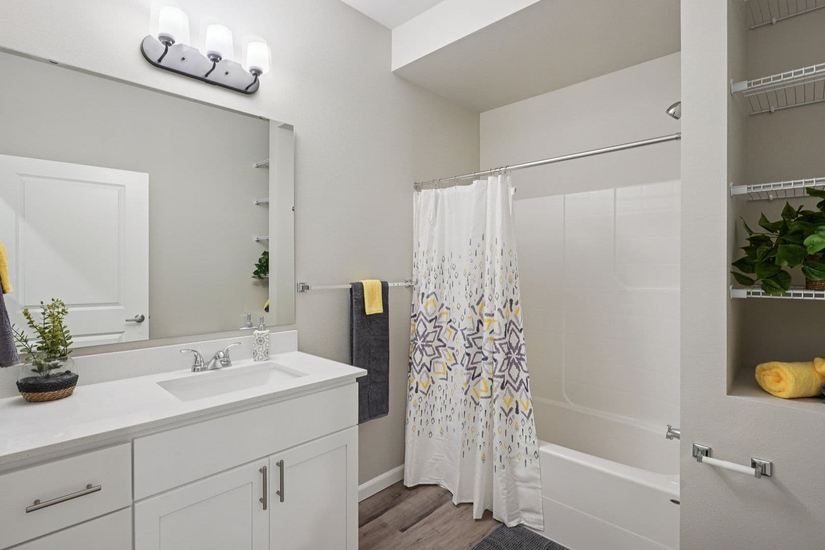Yelm Apartment: 14730 Tahoma Blvd SE