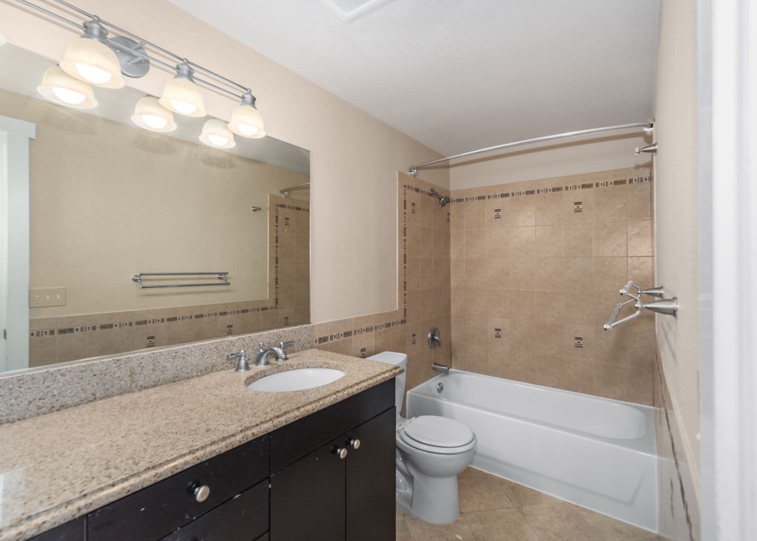 Gig Harbor Apartment: 2215 47th St NW