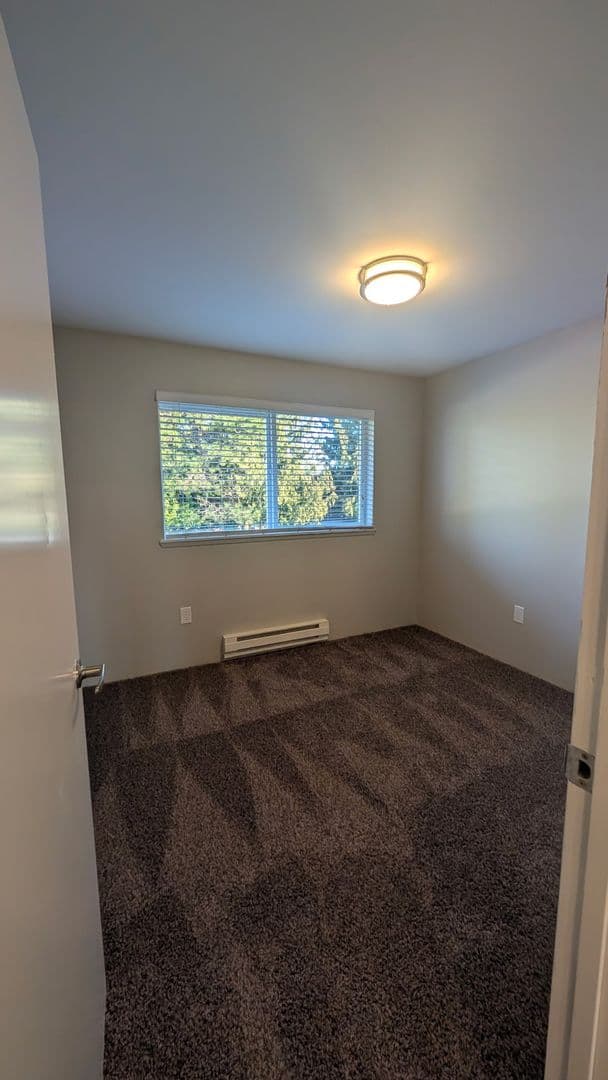 Puyallup Apartment: 931 9th Street SE