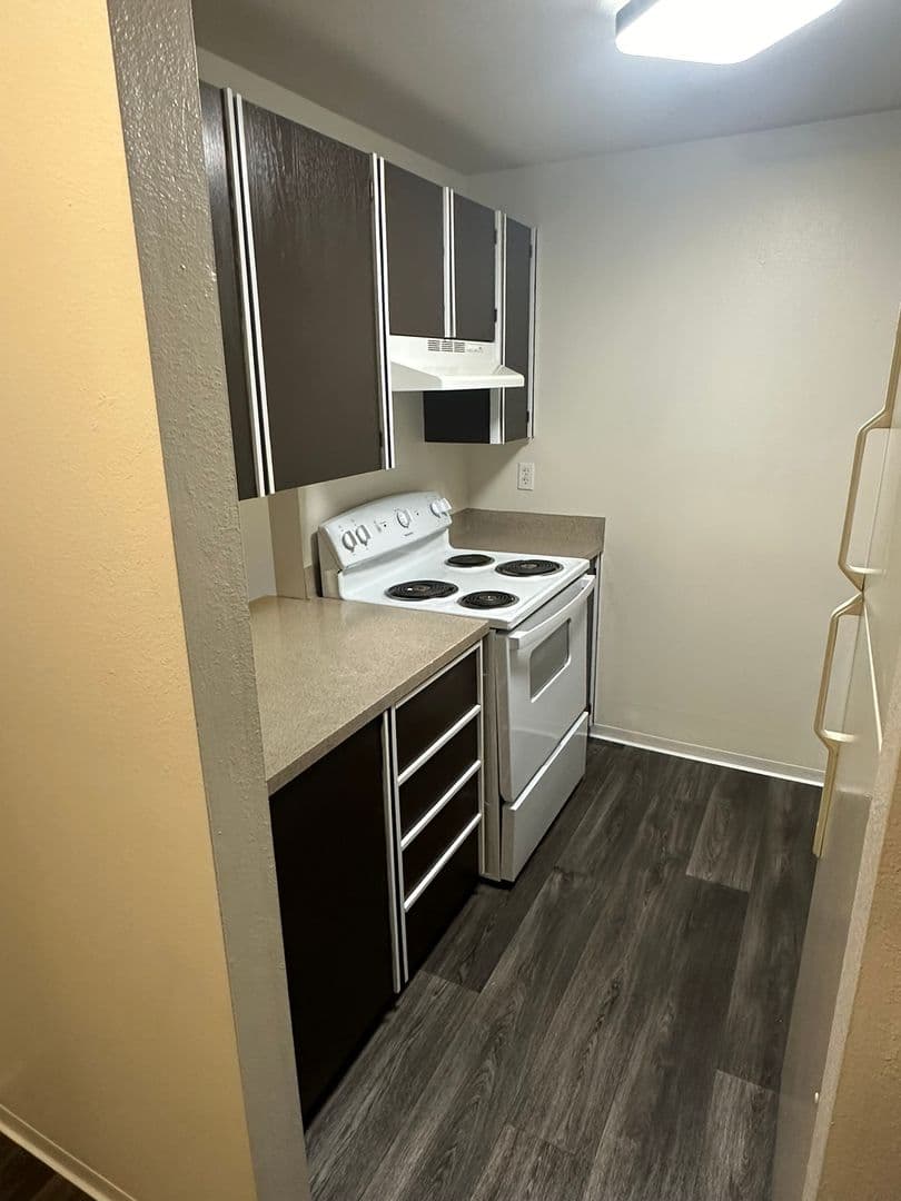 Steilacoom Apartment: 3022 Steilacoom Blvd SW