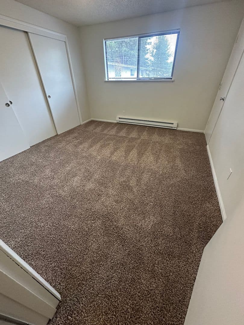 Steilacoom Apartment: 3012 Steilacoom Blvd
