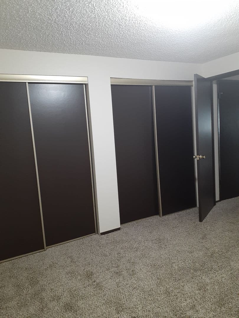Tacoma Apartment: 301 S 84th Street