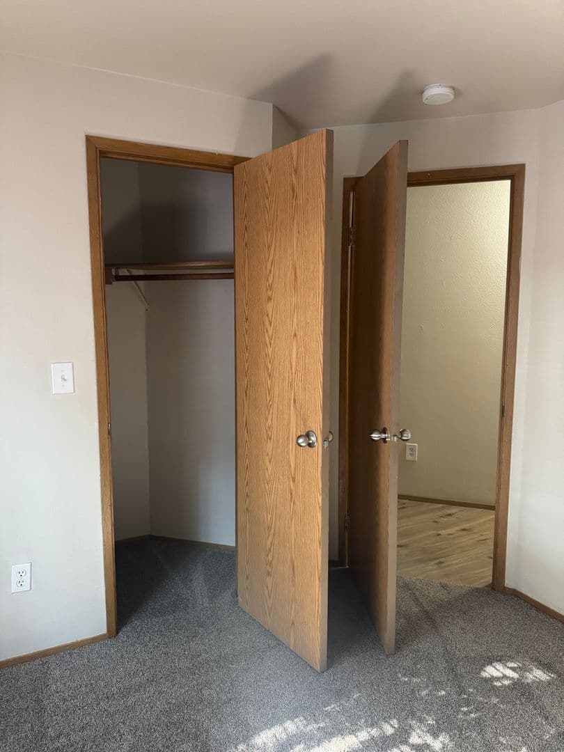Lakewood Apartment: 8720 58th Ave SW