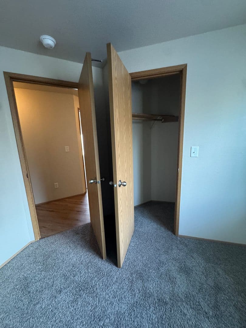 Lakewood Apartment: 8720 58th Ave SW