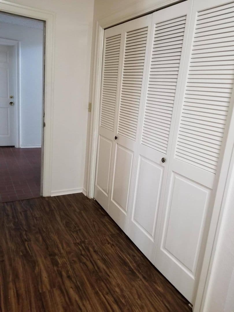 Lakewood Apartment: 6114 112th St SW