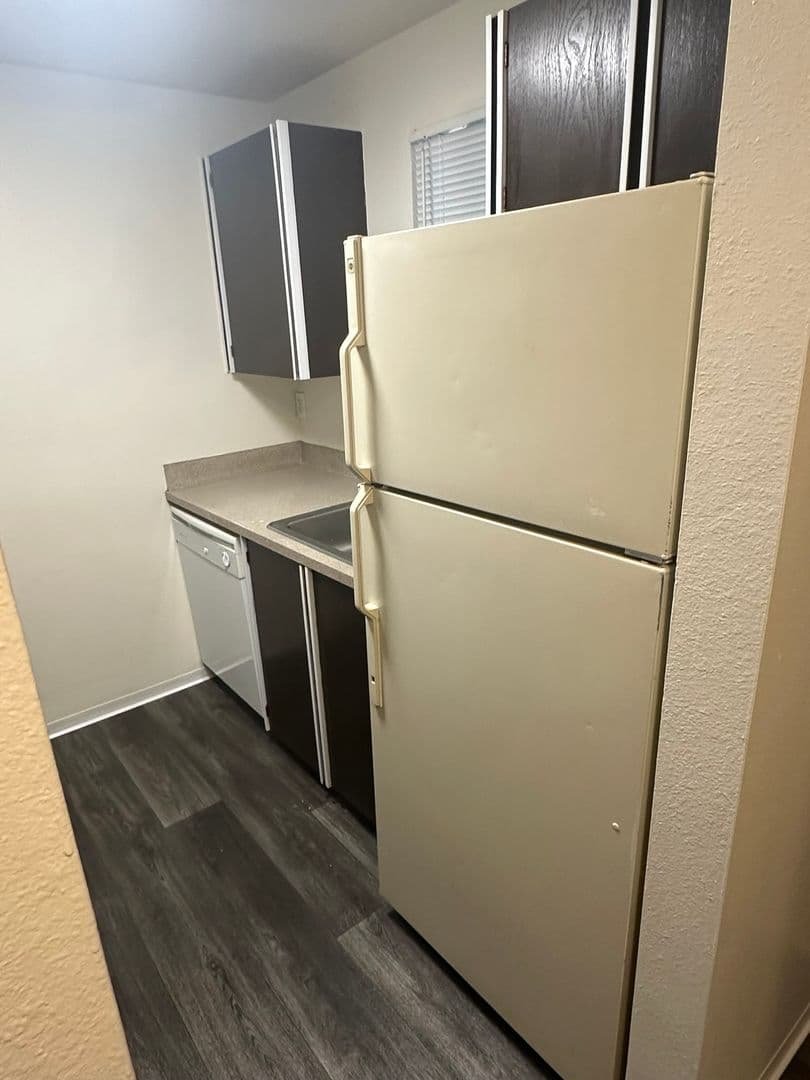 Steilacoom Apartment: 3022 Steilacoom Blvd SW