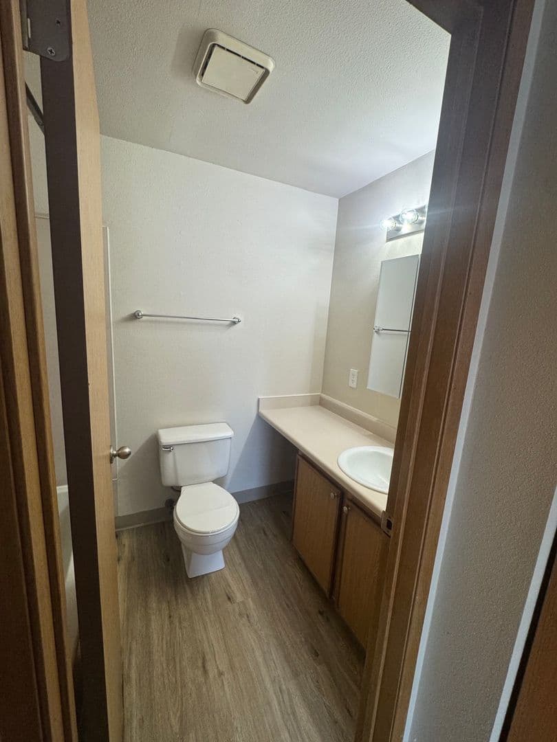 Lakewood Apartment: 8720 58th Ave SW