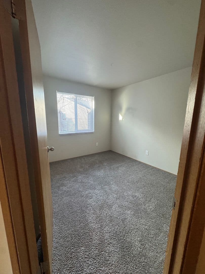 Lakewood Apartment: 8720 58th Ave SW