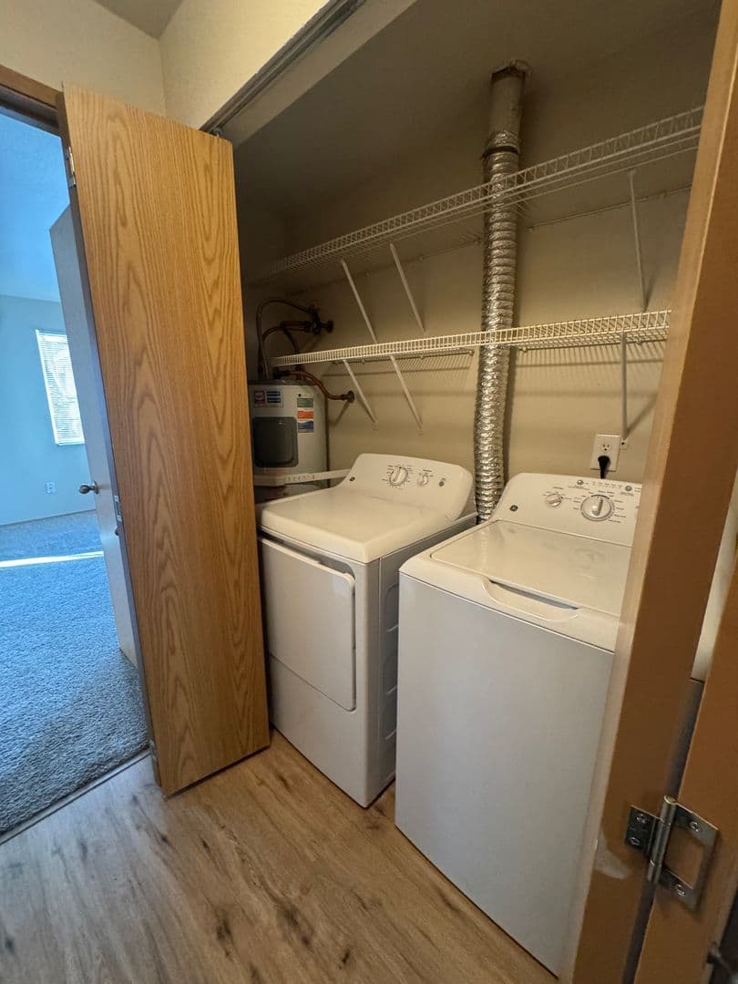 Lakewood Apartment: 8720 58th Ave SW