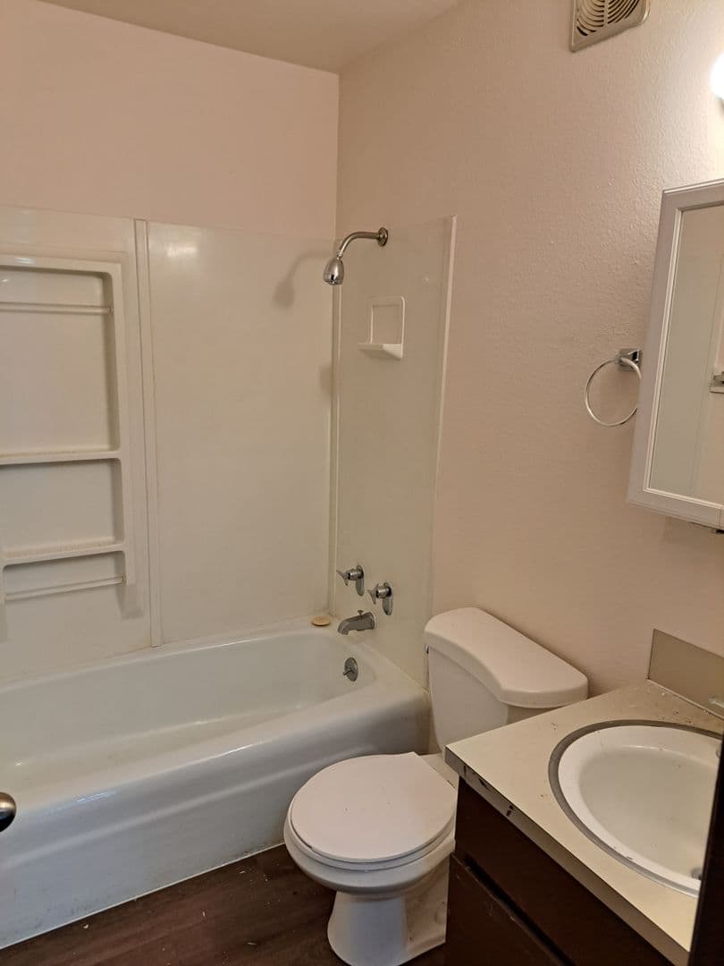 Tacoma Apartment: 5716 N 33rd Street
