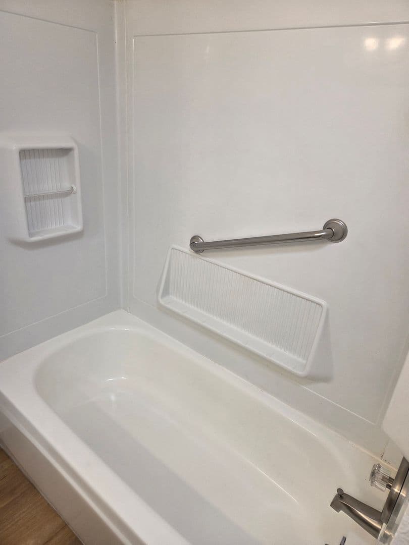 Lakewood Apartment: 6424 Mount Tacoma Dr SW