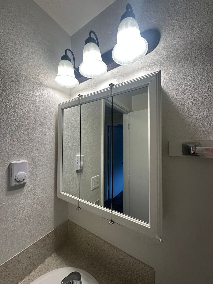 Steilacoom Apartment: 3012 Steilacoom Blvd