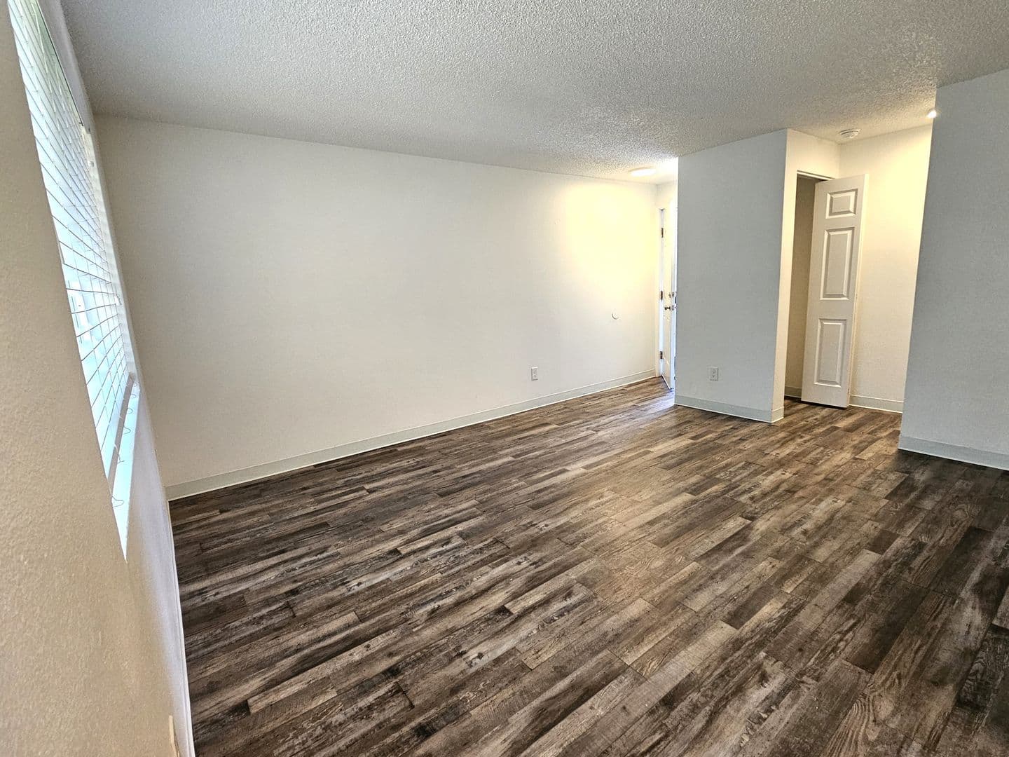Lakewood Apartment: 3418 90th St S