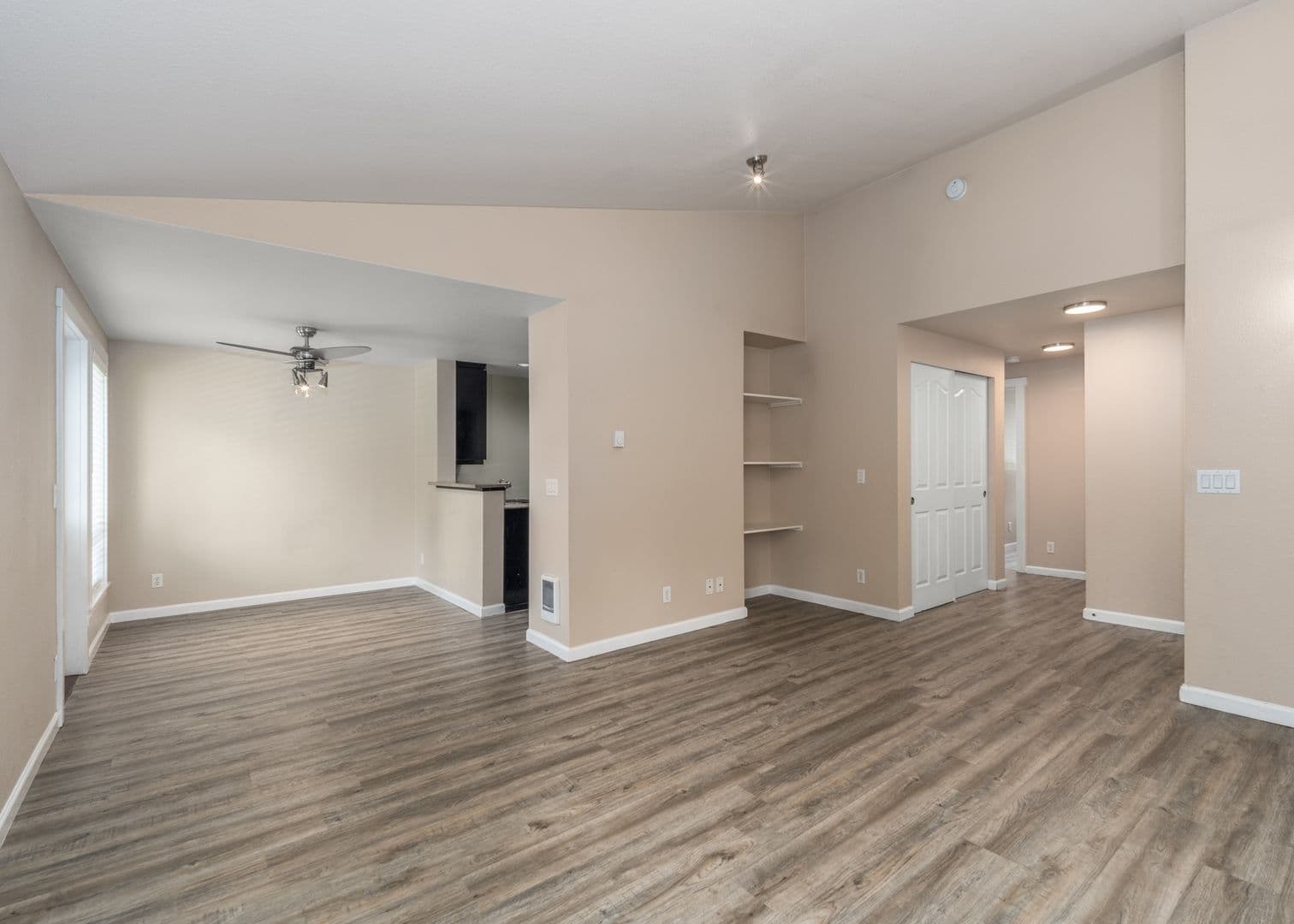 Gig Harbor Apartment: 2215 47th St NW