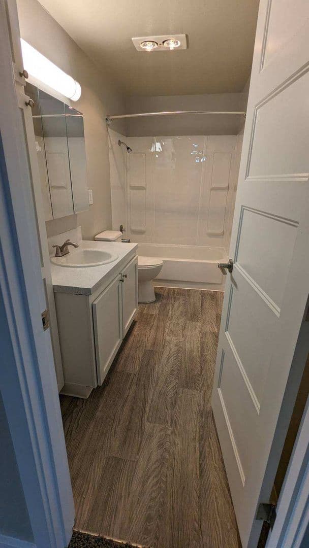 Puyallup Apartment: 931 9th Street SE